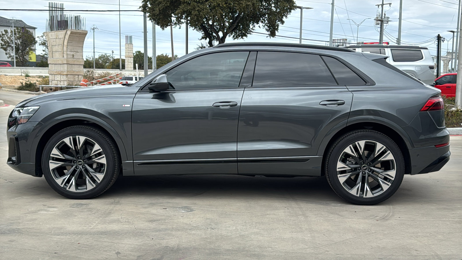 New 2026 Audi Q8 Premium Plus image 4