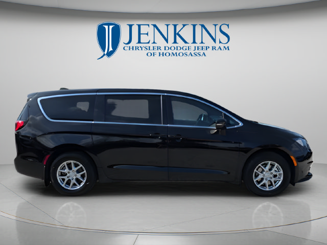 New 2026 Chrysler Voyager LX FWD image 3