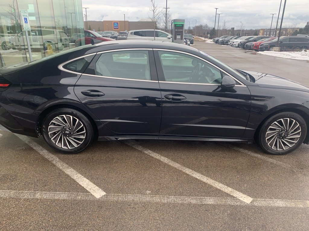 Certified 2025 Hyundai Sonata SEL image 6