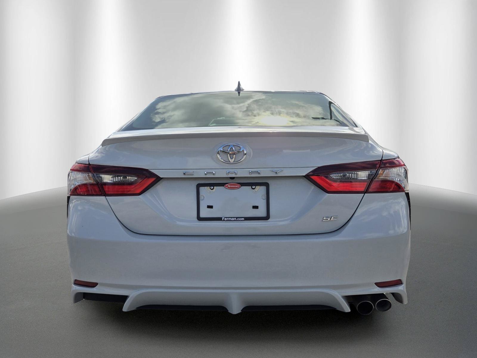 Used 2023 Toyota Camry SE FWD image 6