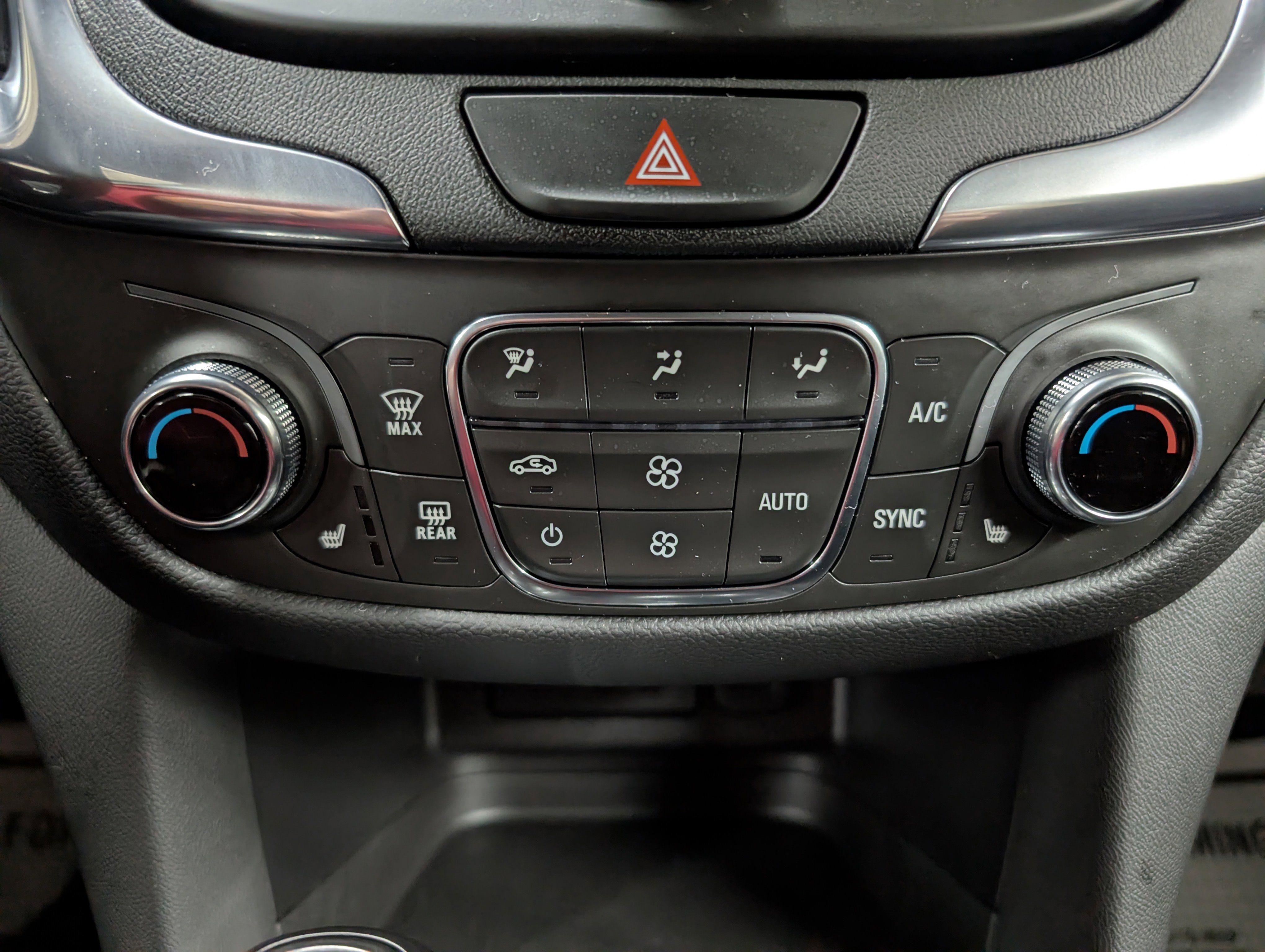 Used 2021 Chevrolet Equinox LT image 6