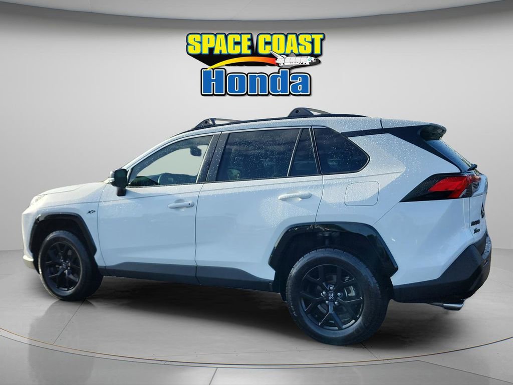 Used 2021 Toyota RAV4 XLE image 11