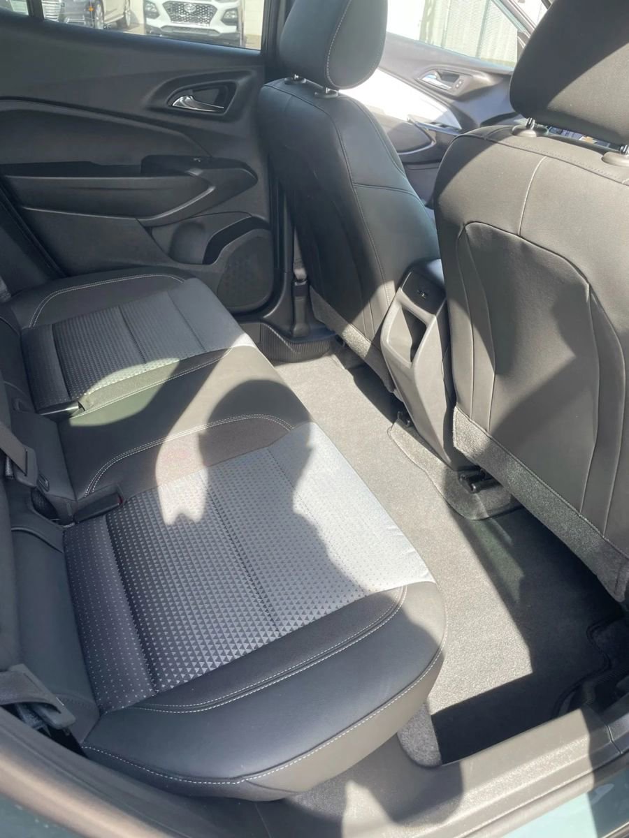 Used 2025 Chevrolet Trax LT image 8