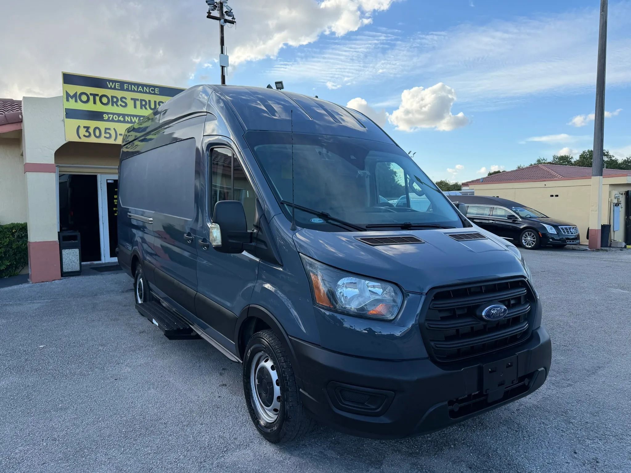 Used 2020 Ford Transit 250 148 High Roof Extended RWD image 9