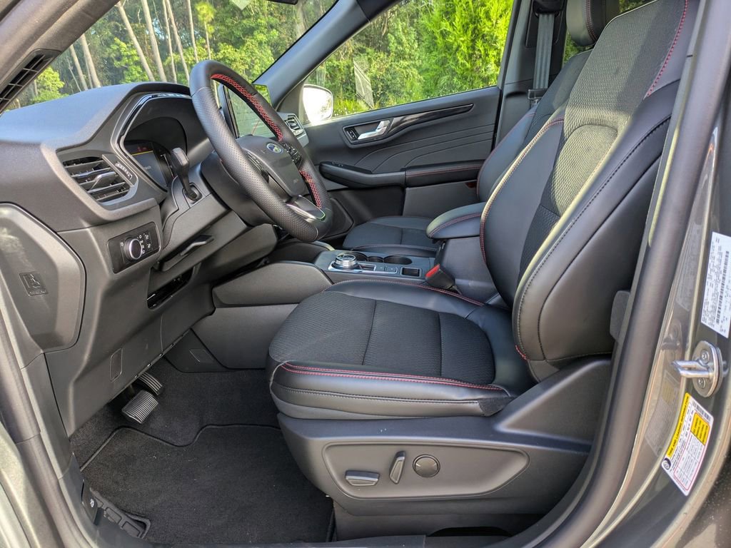 New 2026 Ford Escape ST-Line w/ Tech Pack #1 image 14