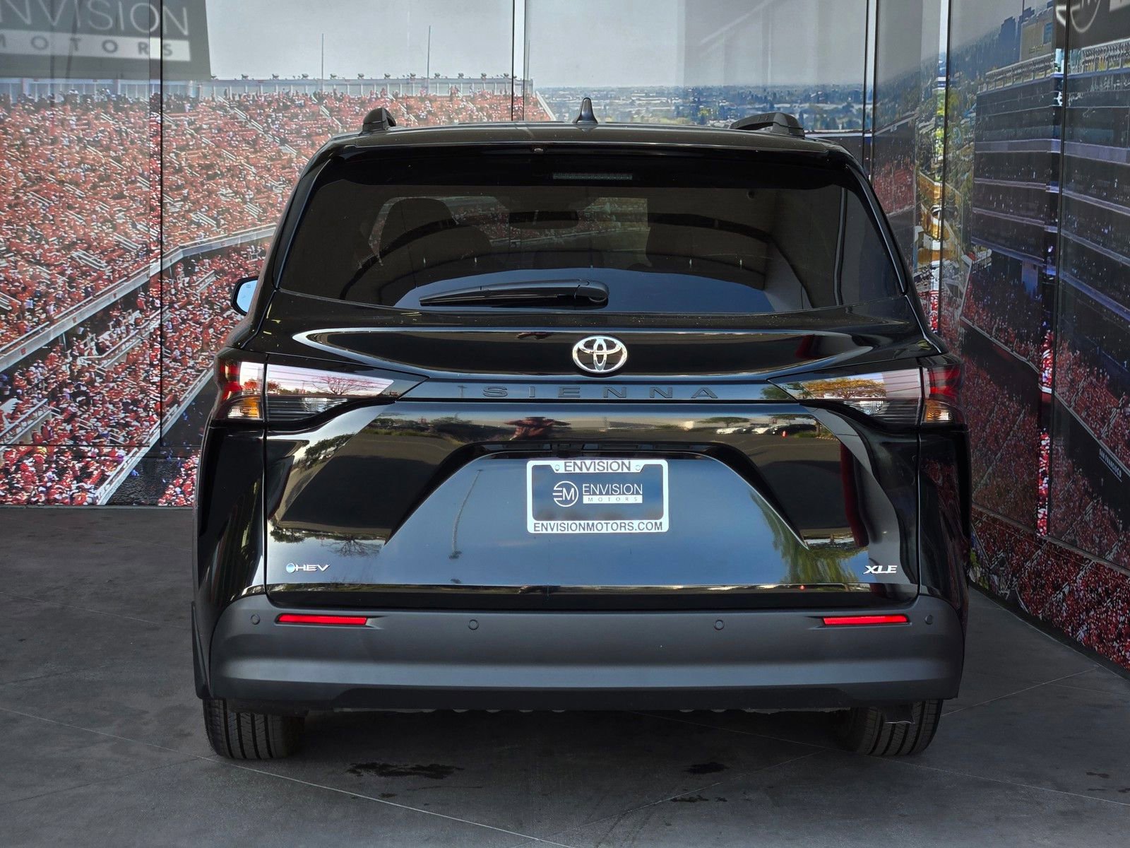 Certified 2026 Toyota Sienna XLE FWD image 7