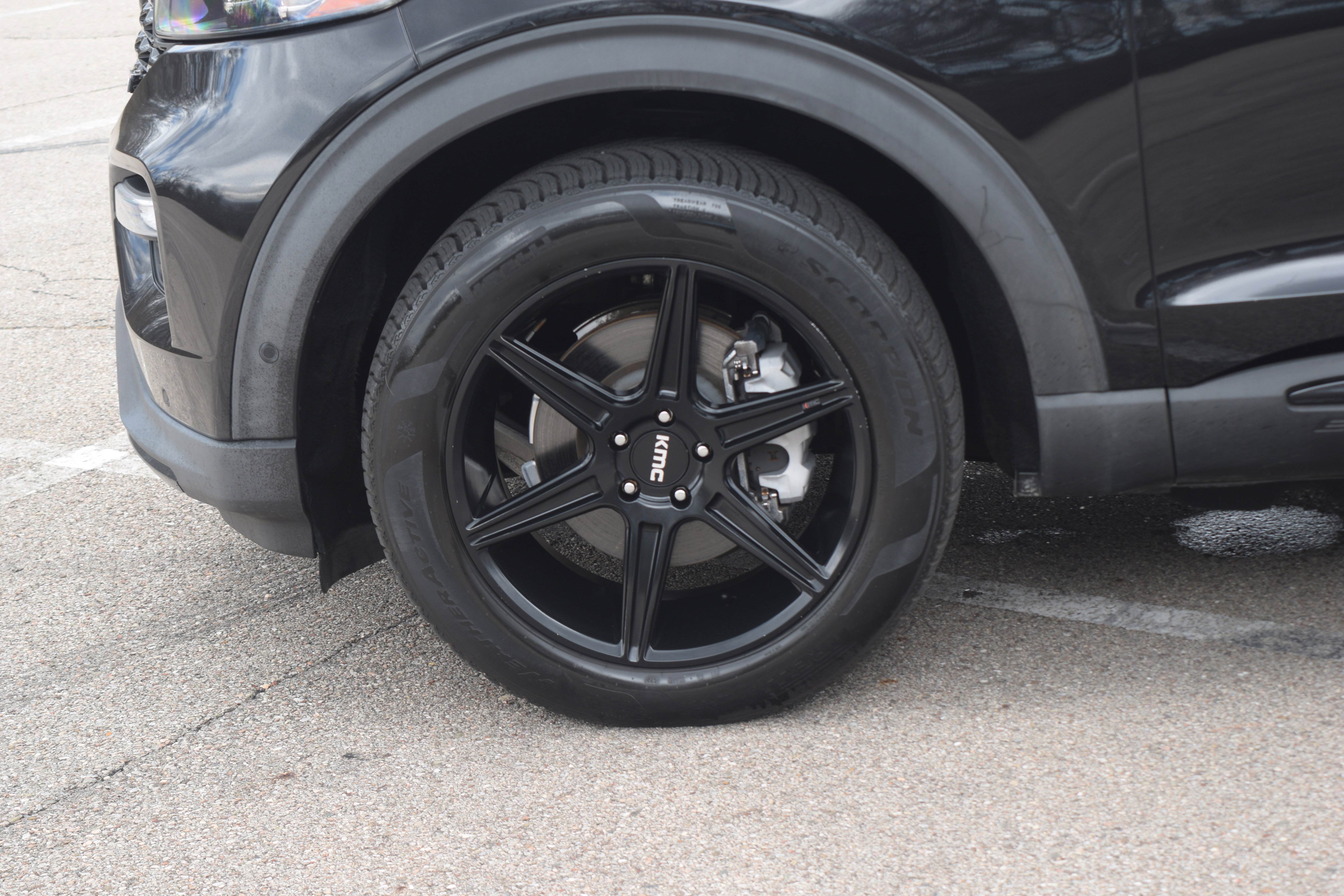 Used 2020 Ford Explorer ST w/ Premium Technology Package image 28