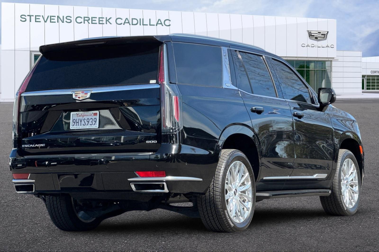 Used 2023 Cadillac Escalade Premium Luxury image 3
