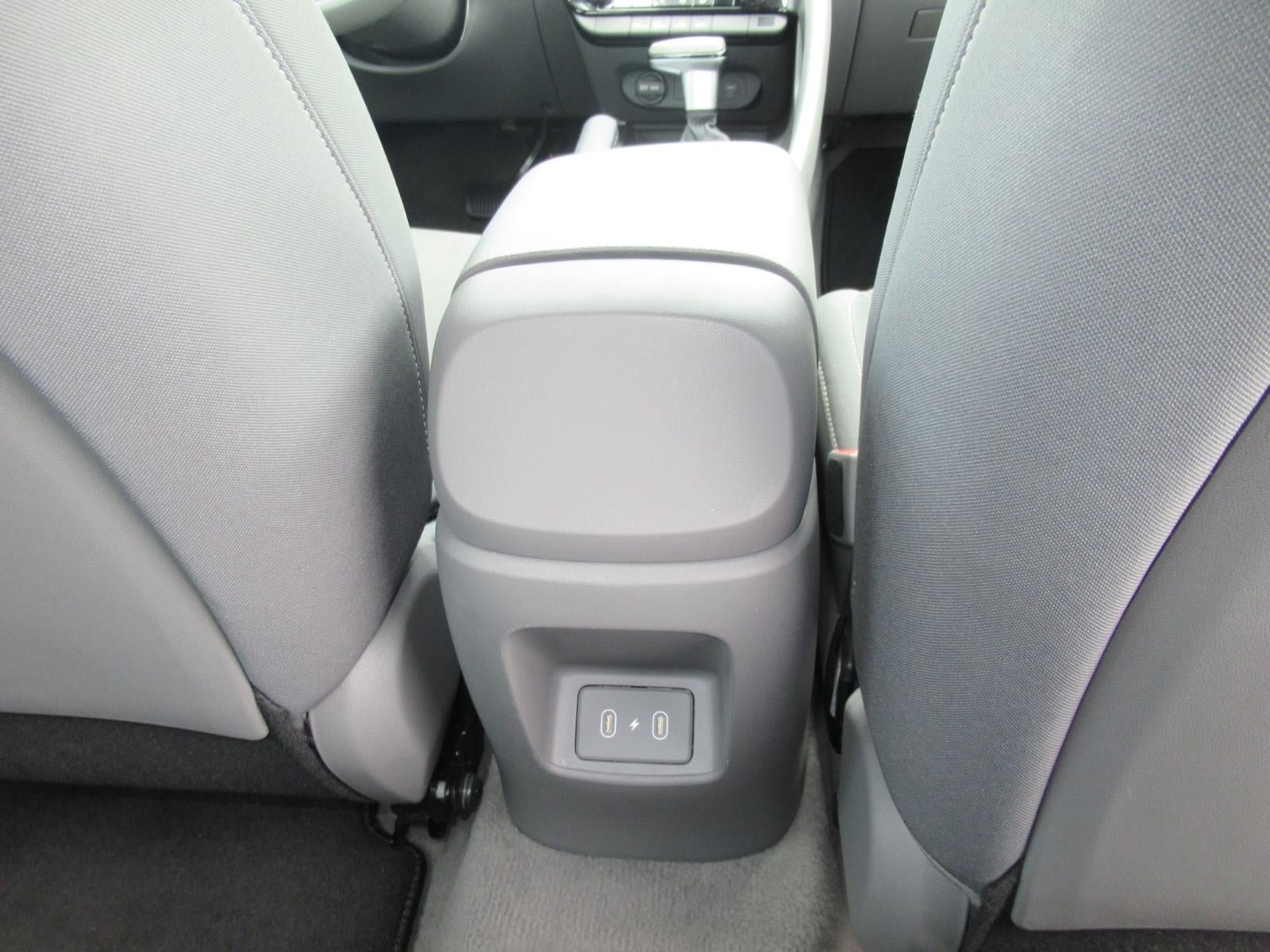 Used 2024 Hyundai Elantra SEL FWD image 30
