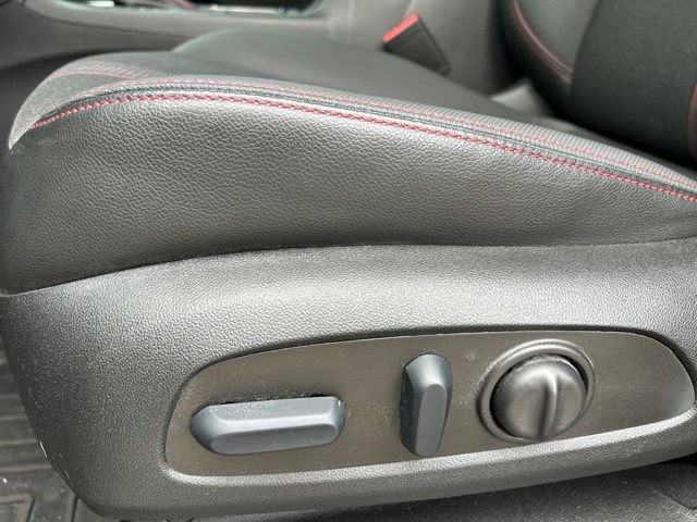 Used 2023 Chevrolet Equinox RS FWD image 24