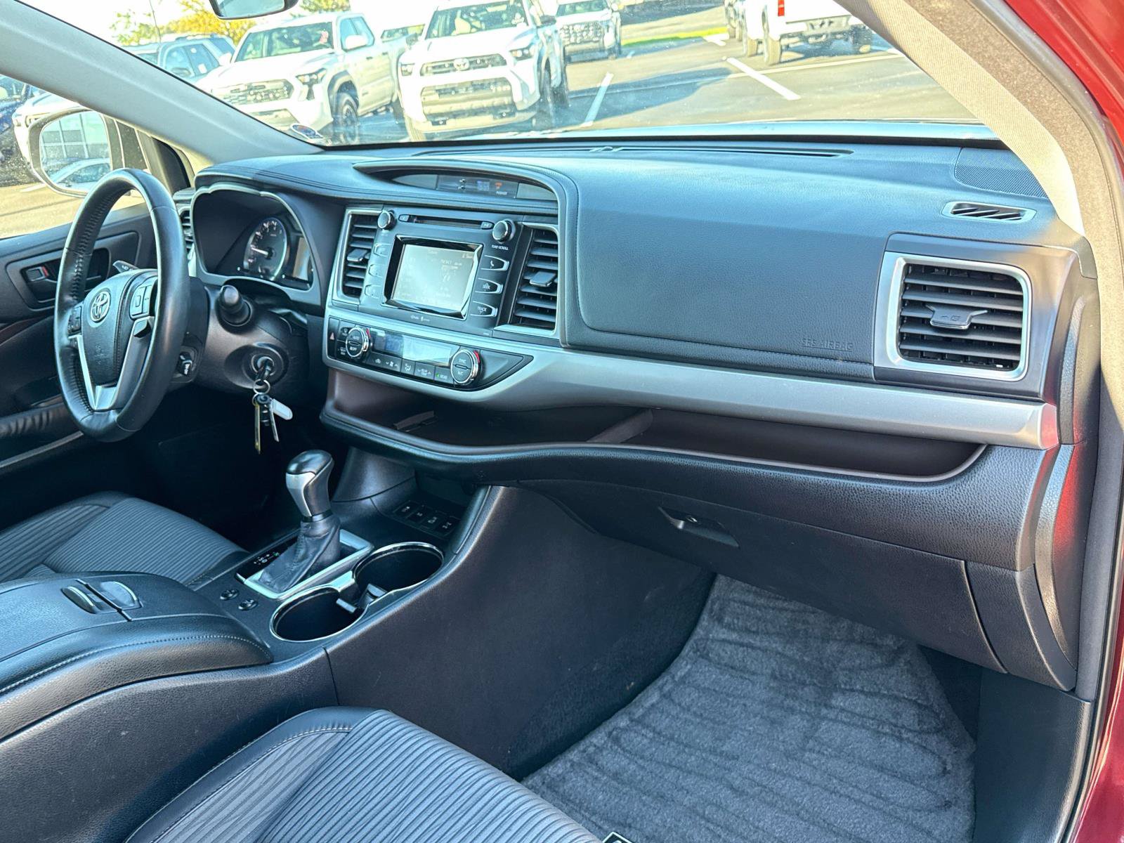 Used 2015 Toyota Highlander Plus AWD/4WD image 21