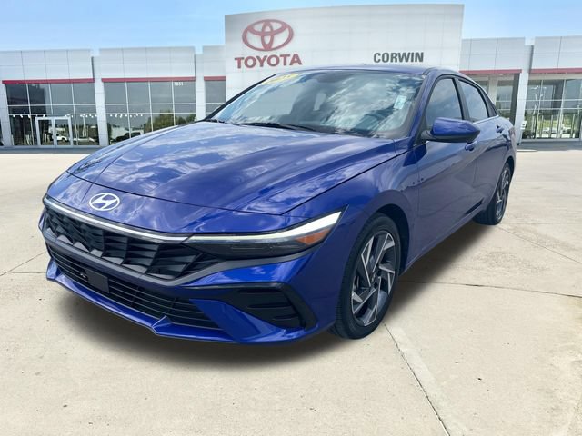 Used 2025 Hyundai Elantra SEL FWD image 7
