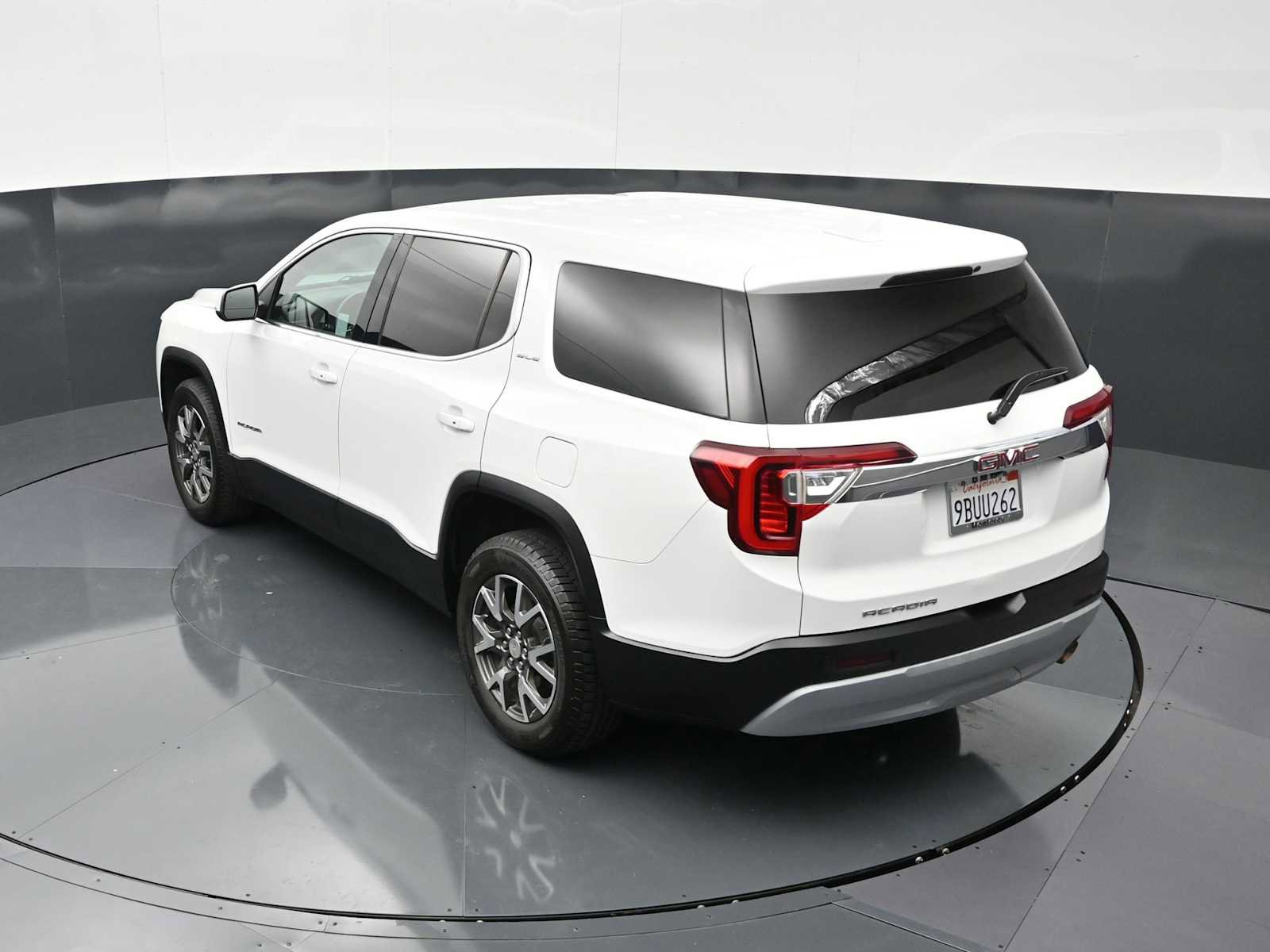 Used 2020 GMC Acadia SLE FWD image 24