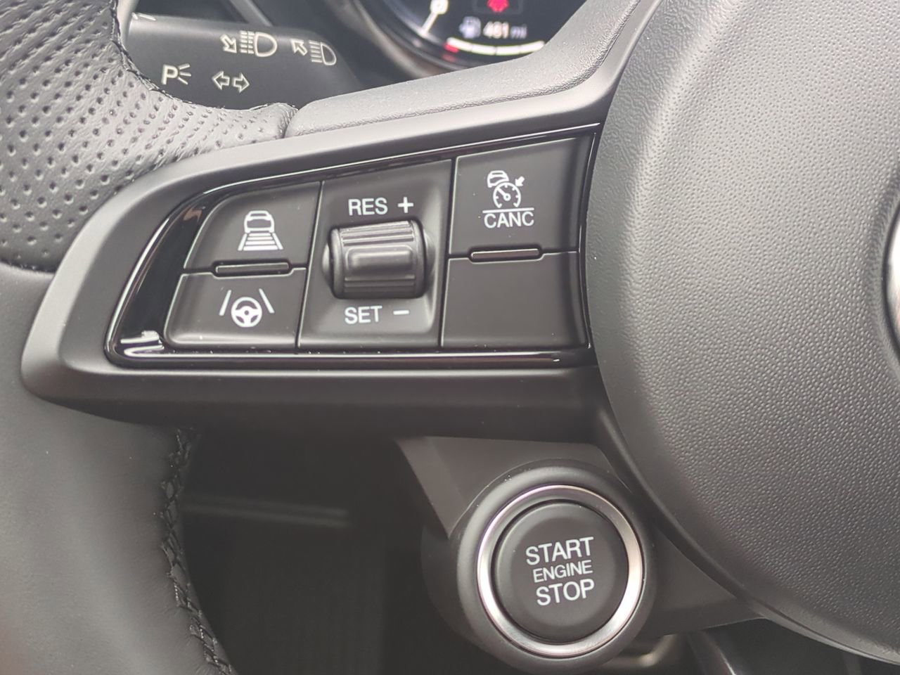 New 2025 Alfa Romeo Giulia w/ Driving Assist Package RWD image 22