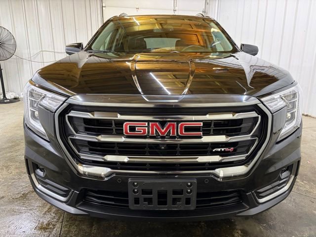 Used 2024 GMC Terrain AT4 w/ Tech Package AWD/4WD image 2