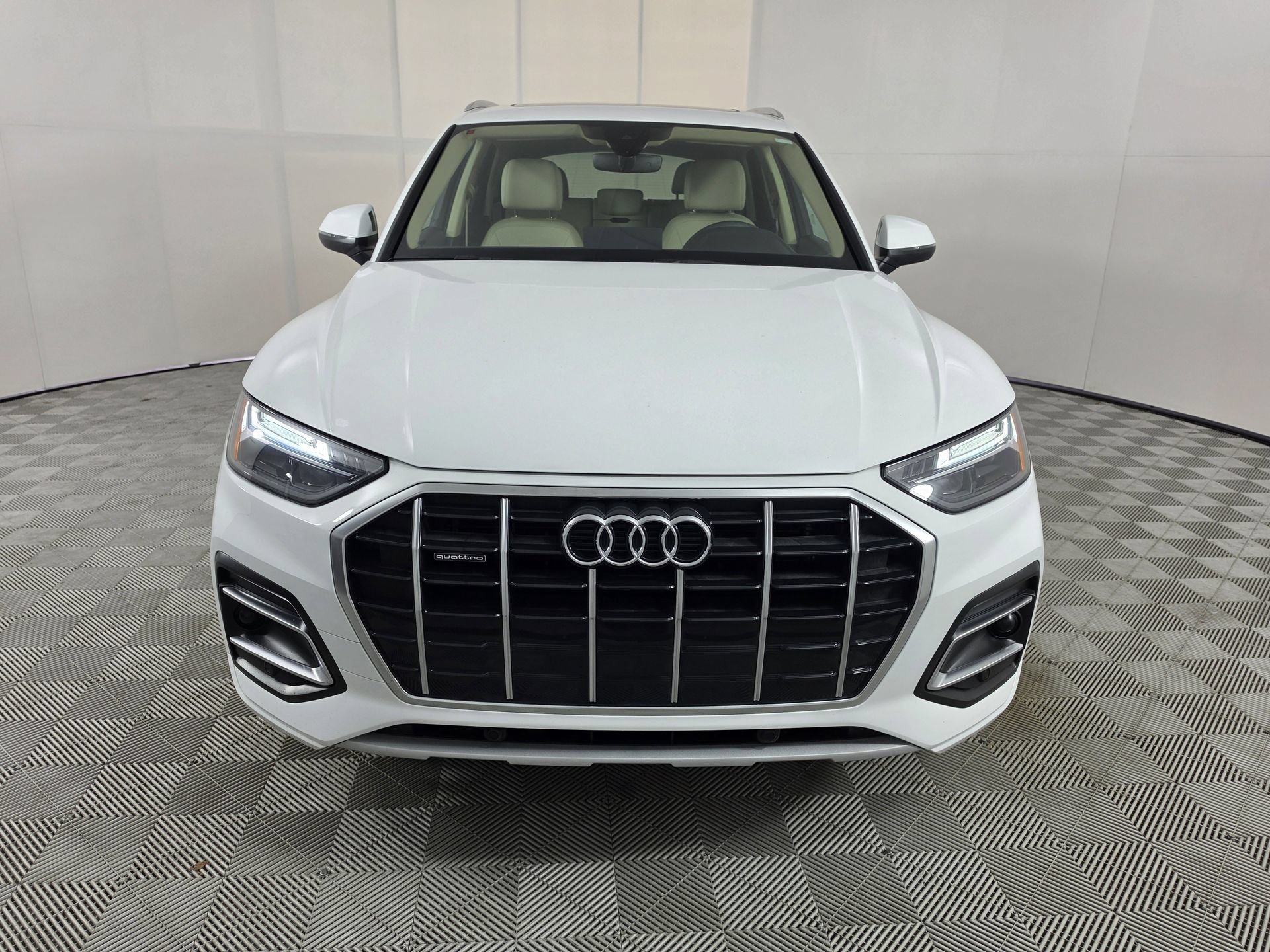 Certified 2023 Audi Q5 Premium Plus AWD/4WD image 2