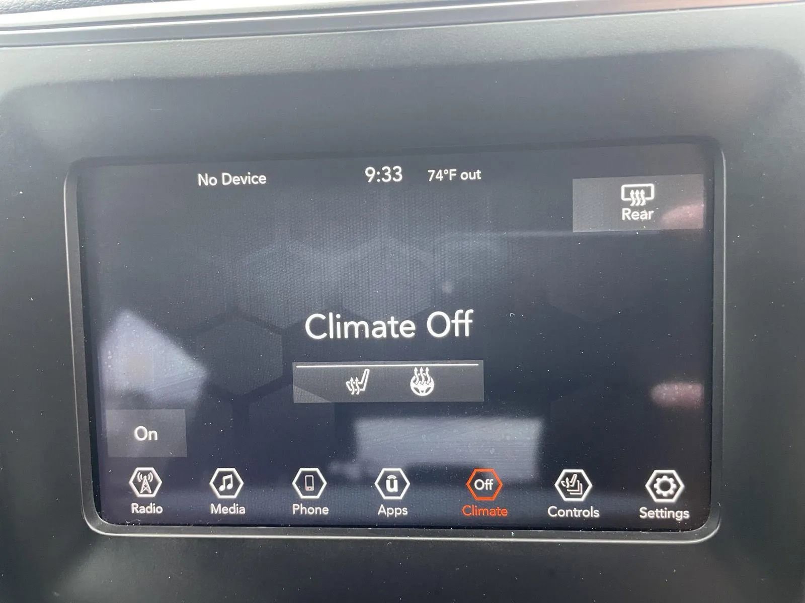 Used 2019 Jeep Cherokee Latitude w/ Cold Weather Group image 16