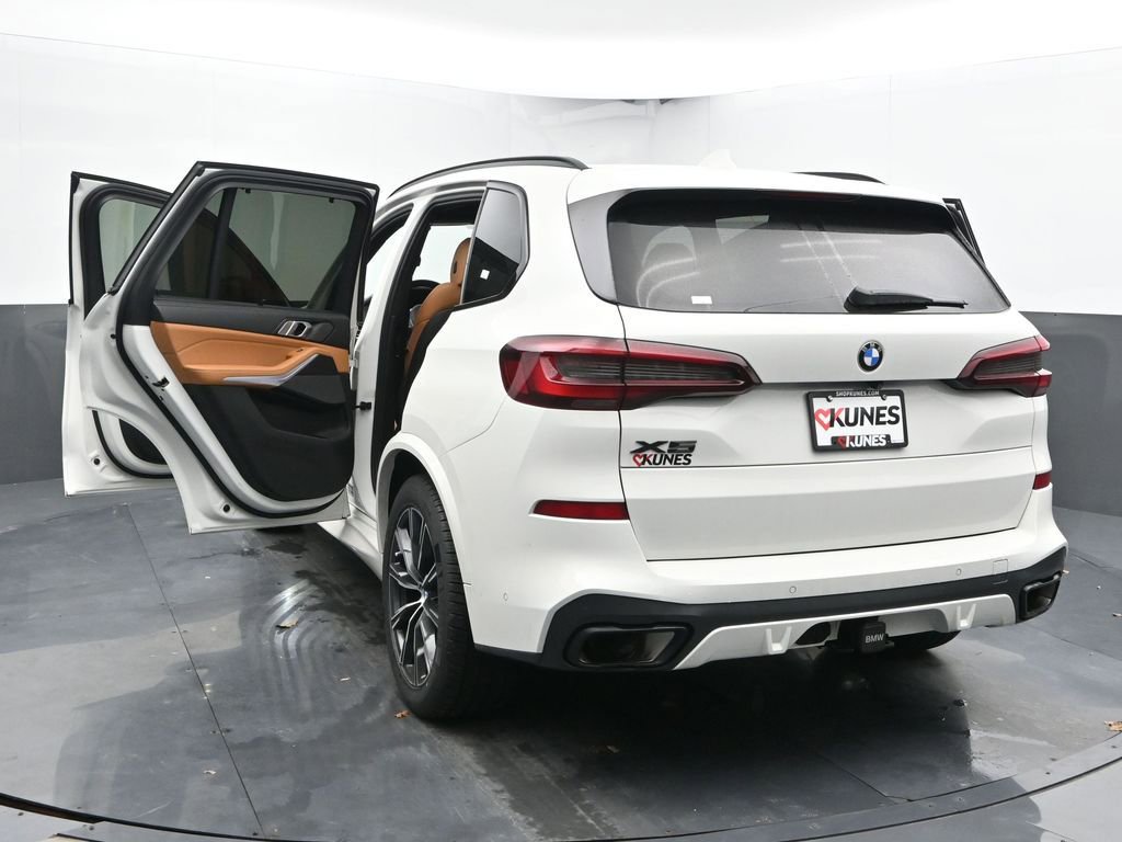 Used 2023 BMW X5 xDrive40i w/ Executive Package image 59