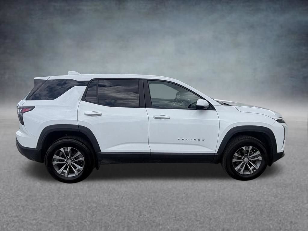 Used 2026 Chevrolet Equinox LT AWD/4WD image 7