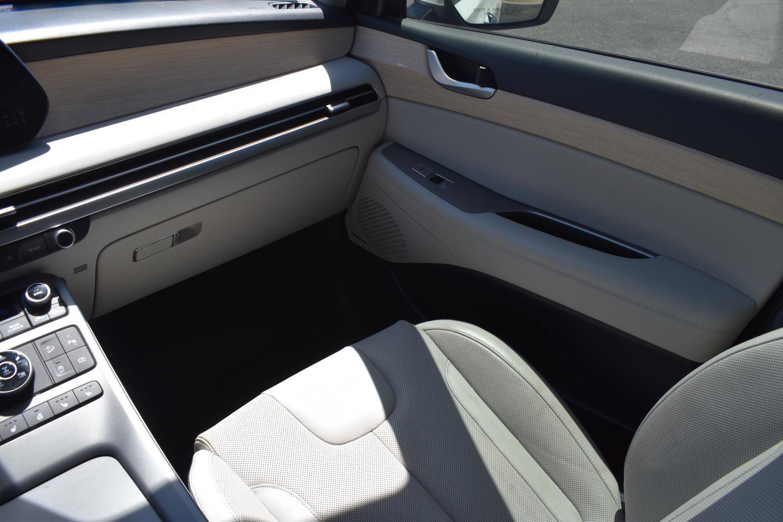 Used 2023 Hyundai Palisade Limited AWD/4WD image 25