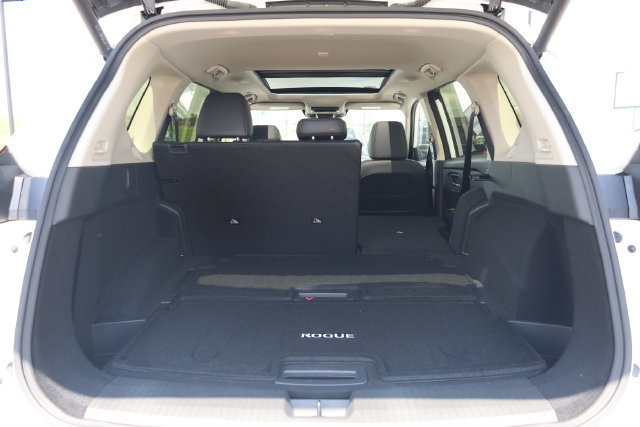 Certified 2025 Nissan Rogue SL w/ Tech Package AWD/4WD image 26