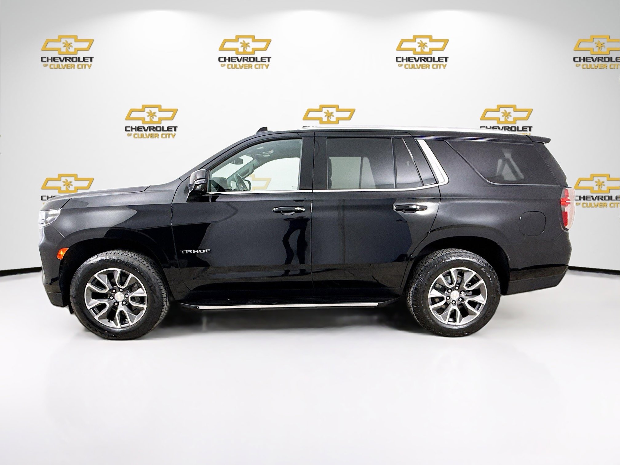 Used 2023 Chevrolet Tahoe LT w/ LT Signature Plus Package RWD image 4
