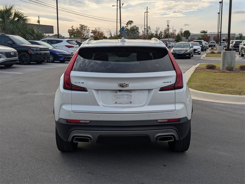Used 2022 Cadillac XT4 Premium Luxury w/ Enhanced Visibility Package image 7
