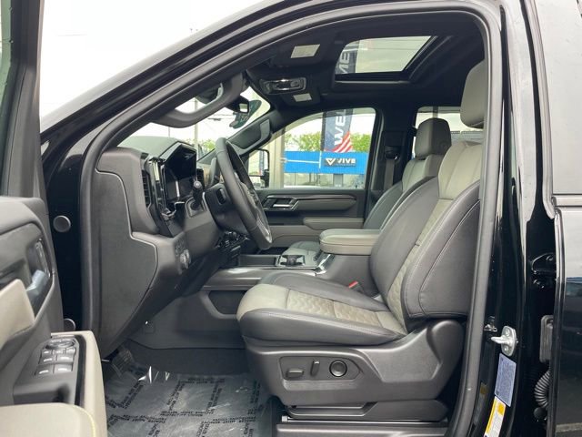 Certified 2025 Chevrolet Silverado 2500 ZR2 w/ Snow Plow Prep/Camper Package AWD/4WD image 8
