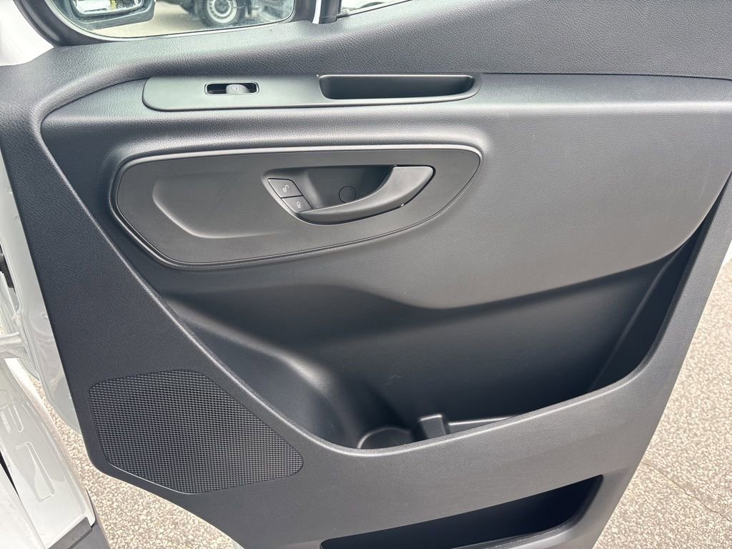 Used 2023 Mercedes-Benz Sprinter 144 Cargo image 22