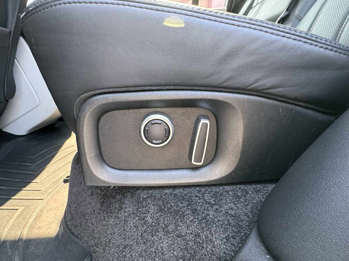 Used 2017 Land Rover Range Rover Supercharged image 54