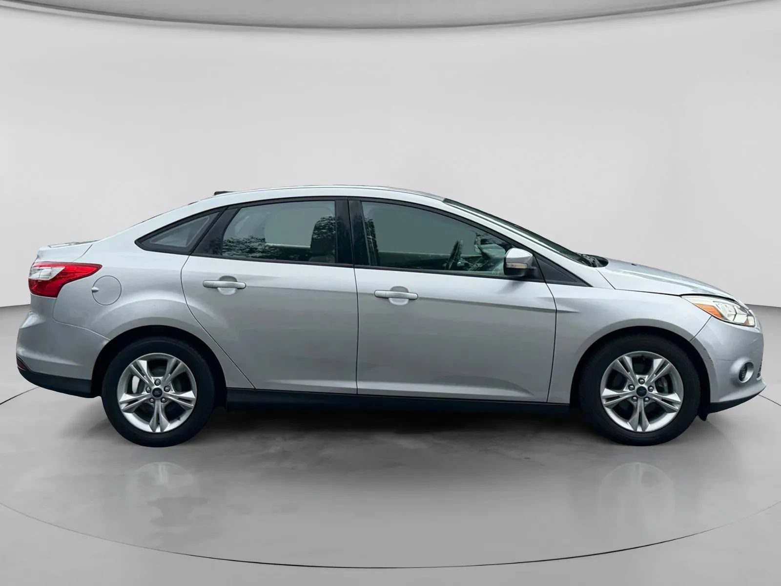 Used 2014 Ford Focus SE FWD image 6