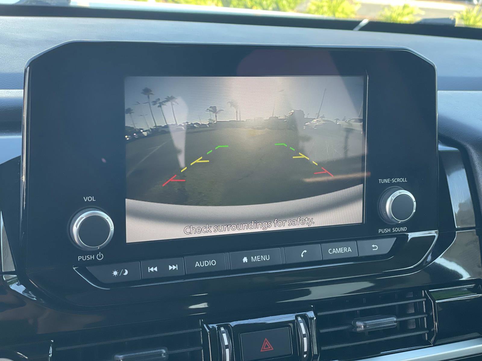 Used 2024 Nissan Pathfinder SV image 12