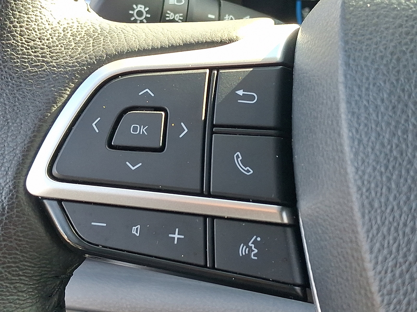 Certified 2024 Toyota Sienna XLE image 22