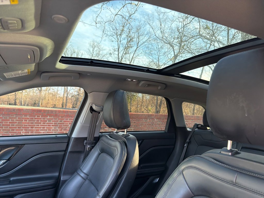 Used 2021 Lincoln Corsair Reserve w/ Equipment Group 201A image 9