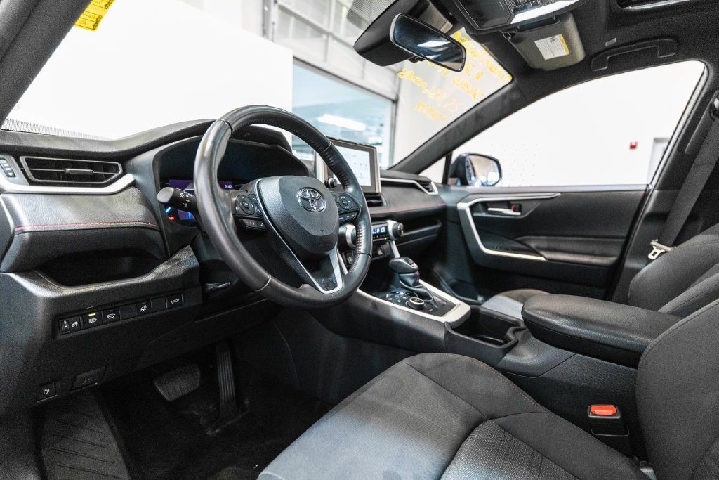 Used 2024 Toyota RAV4 SE w/ Weather & Moonroof Package AWD/4WD image 4