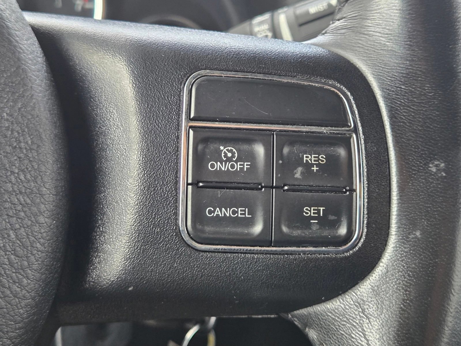 Used 2018 Jeep Wrangler Unlimited Sahara AWD/4WD image 27