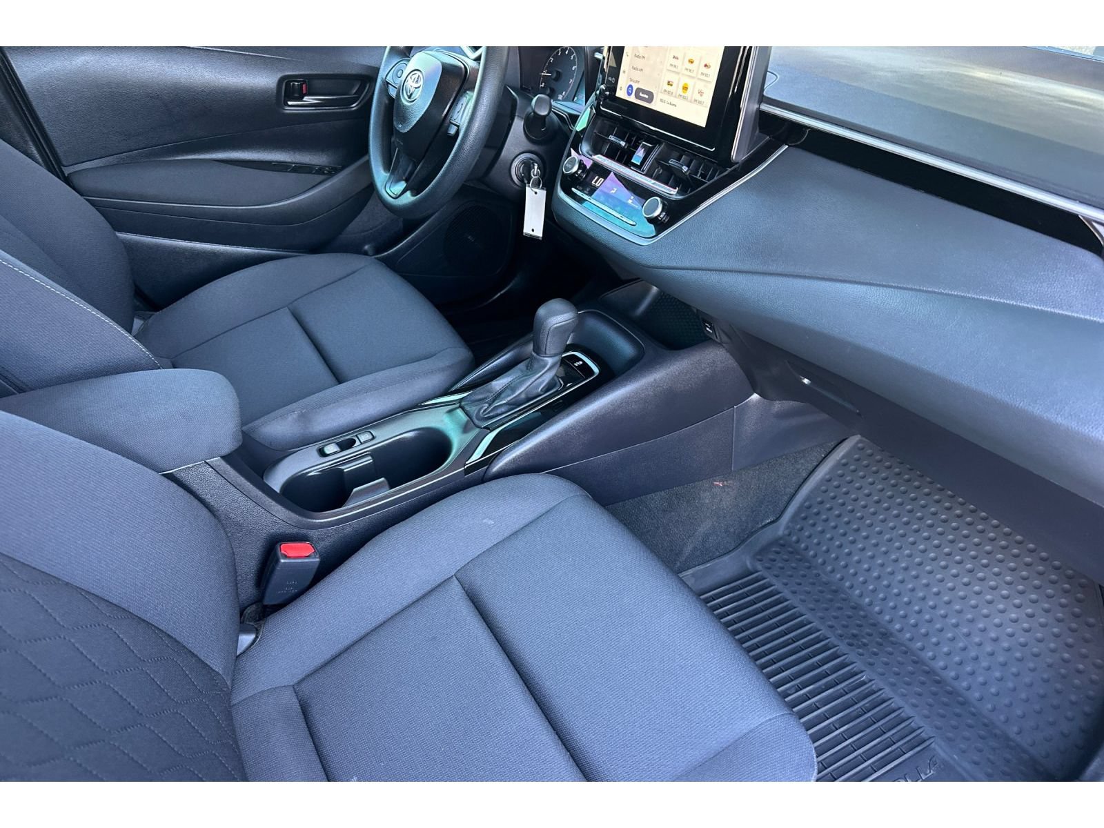 Used 2025 Toyota Corolla LE FWD image 16