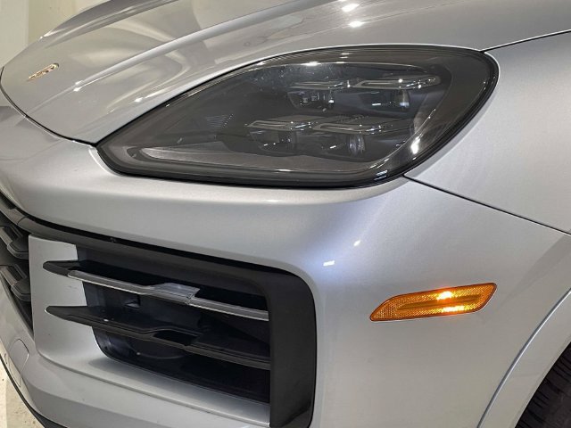Certified 2025 Porsche Cayenne Coupe AWD/4WD image 15