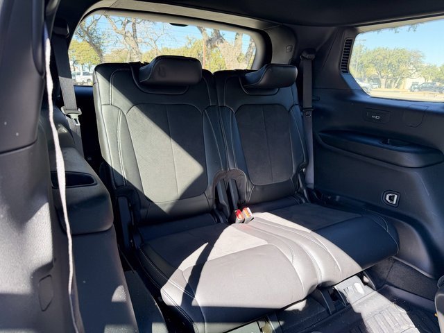 Used 2025 Jeep Grand Cherokee L Laredo image 18