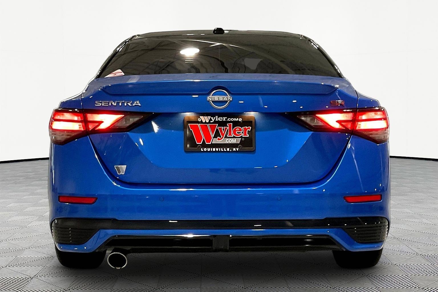 Used 2024 Nissan Sentra SR w/ SR Premium Package FWD image 5
