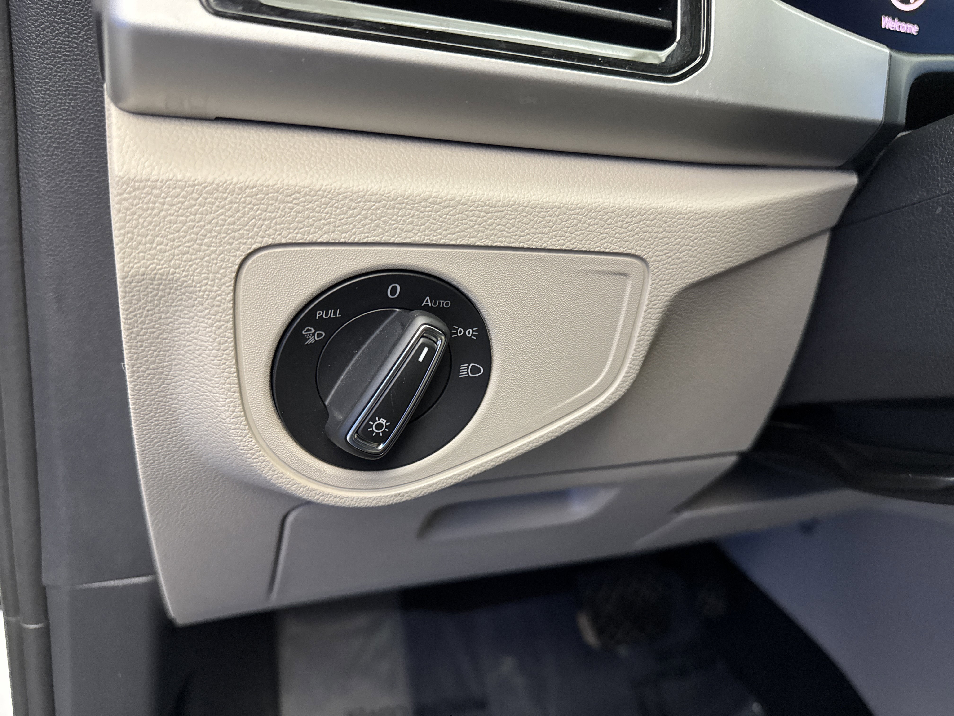 Used 2022 Volkswagen Atlas SE image 15