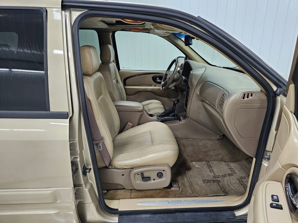 Used 2004 Buick Rainier CXL image 18