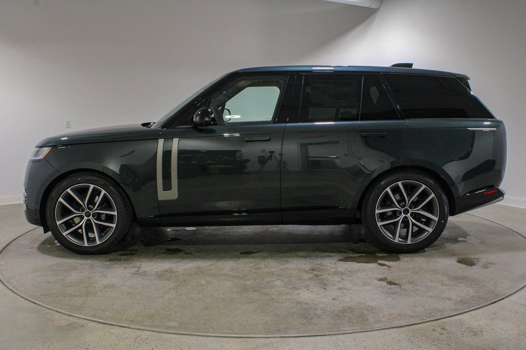 New 2026 Land Rover Range Rover SE image 2