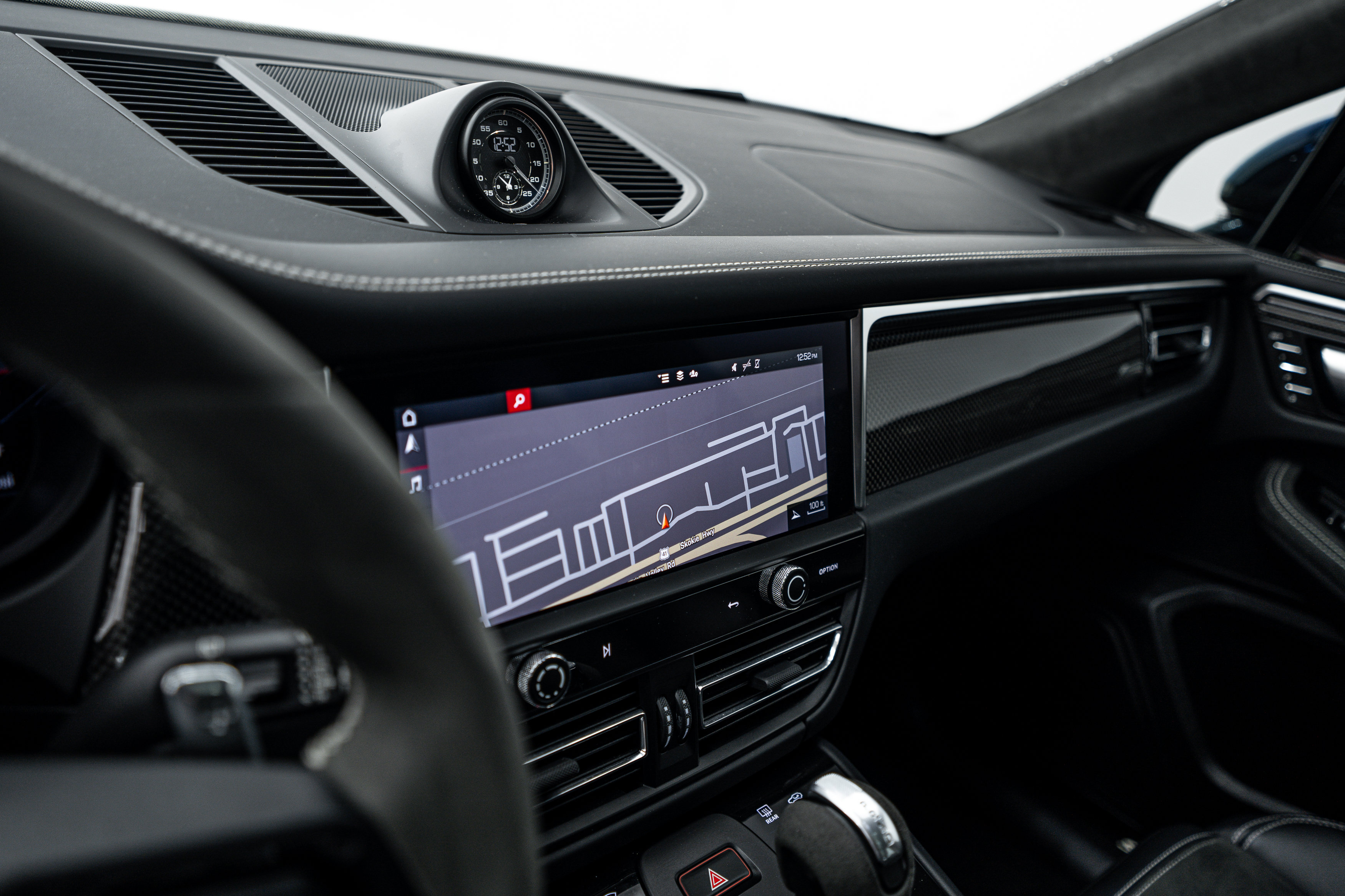 Certified 2024 Porsche Macan GTS AWD/4WD image 13