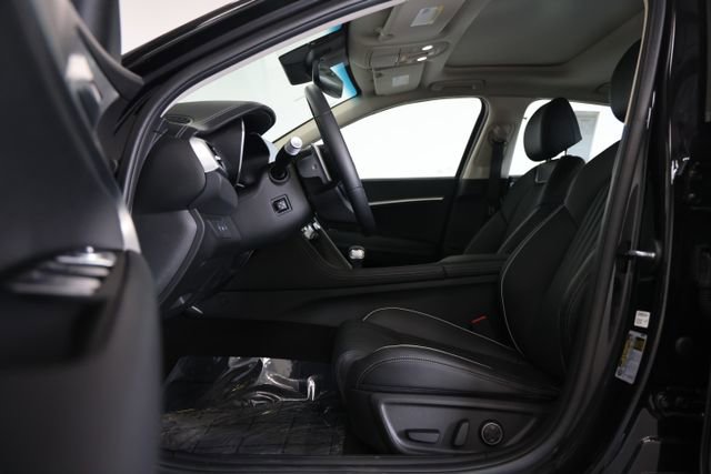 Used 2026 Genesis G70 2.5T Prestige image 18