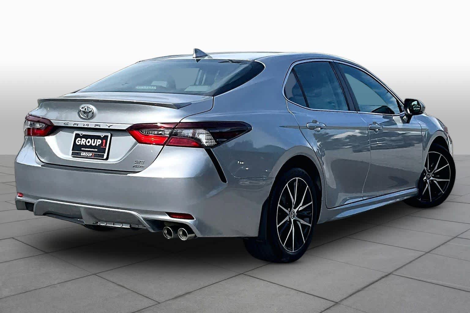 Used 2024 Toyota Camry SE AWD/4WD image 13