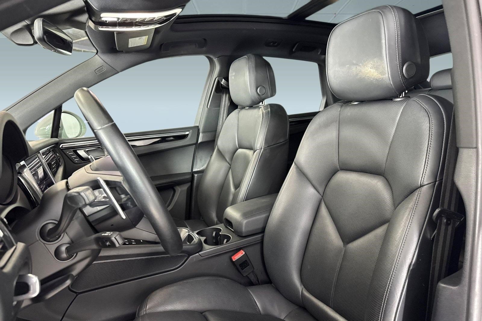 Used 2023 Porsche Macan AWD/4WD image 5