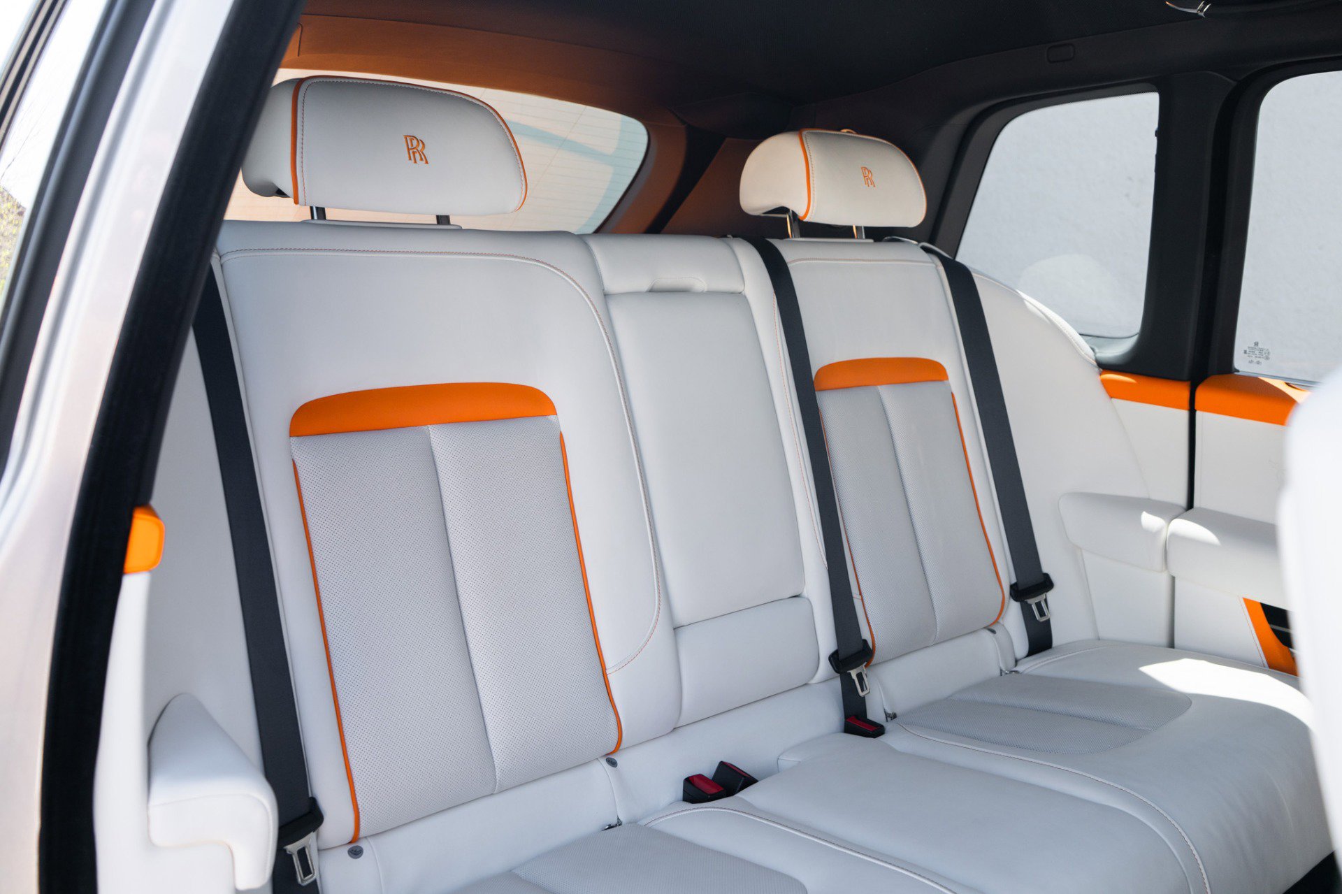 Used 2022 Rolls-Royce Cullinan w/ Cullinan Package image 24