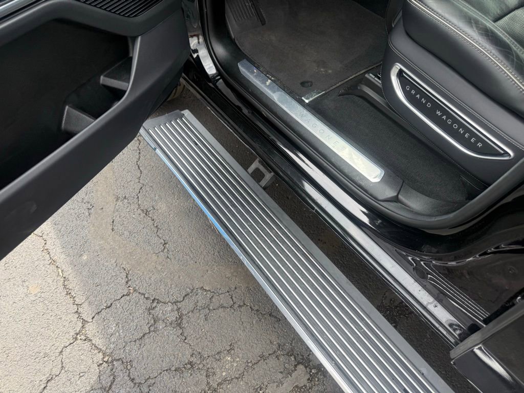 Used 2022 Jeep Grand Wagoneer Series II image 12