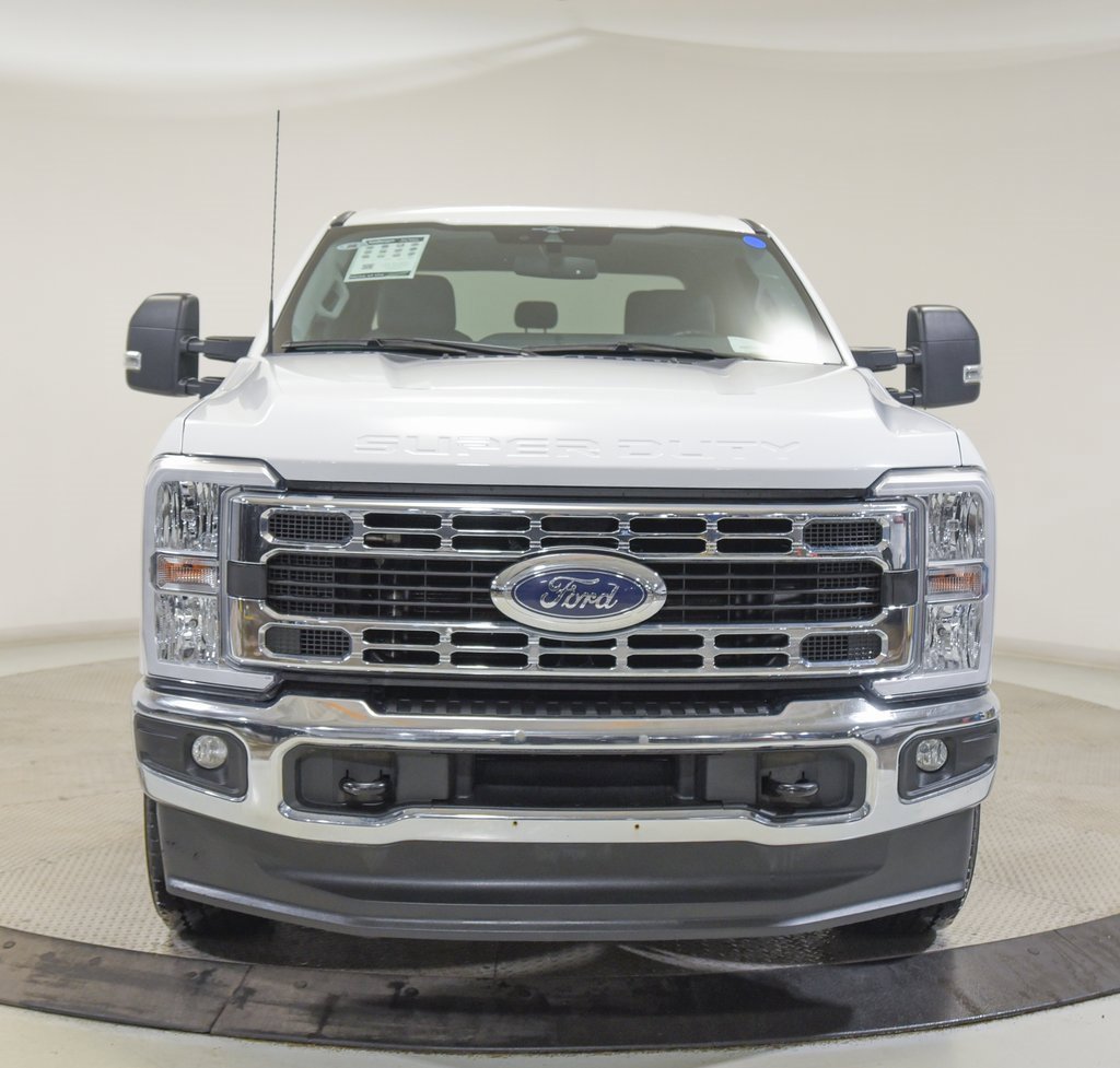 Used 2023 Ford F250 XLT w/ FX4 Off-Road Package image 3